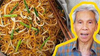 🍜 Dads Cantonese Chow Mein 豉油王炒面 [upl. by Runck]