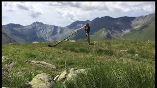 In den Alpen Alphornmusik von Martin Christen [upl. by Neros]