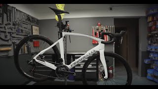 DREAM BUILD  Pinarello Dogma F12 disk [upl. by Rowe192]