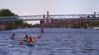 The pleasures of paddling at Lachine Canal National Historic Site [upl. by Doy]