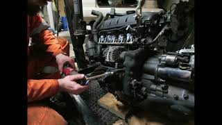 25 TDI AXD VW Transporter T5 Engine Strip Down [upl. by Ellehcin865]