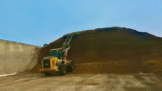 Fritsch Silage Defacer  Feeding Cows [upl. by Slen719]