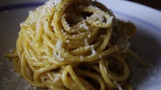 La ricetta originale degli spaghetti alla carbonara [upl. by Iphigenia612]