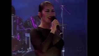 Selena Quintanilla  El Chico del Apartamento 512 Live 1995 [upl. by Stacy624]