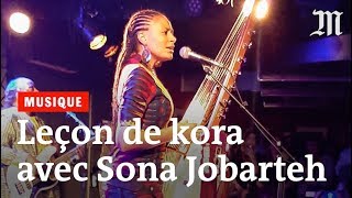 Une leçon de kora avec Sona Jobarteh [upl. by Eniortna]