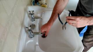 Replacing a clickclack basin waste [upl. by Nerag]