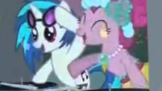 Vinyl Scratch takes off glasses Royal Wedding Close Up [upl. by Neibart]