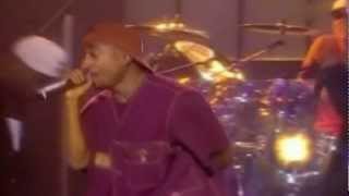 2Pac  Keep Ya Head Up Live [upl. by Lough271]