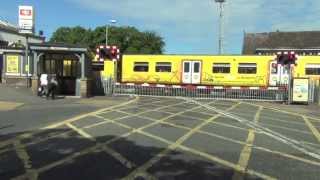 Birkdale Level Crossing [upl. by Hike704]