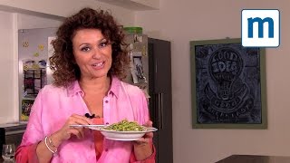 60second pesto with Nadia Sawalha [upl. by Nylrats664]