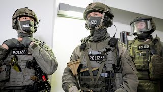 Im Dienst Deutschlands GSG9  Elite der Polizei  DOKU HD [upl. by Moorefield471]